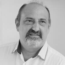 Anne, Avocate indépendante Your Logo